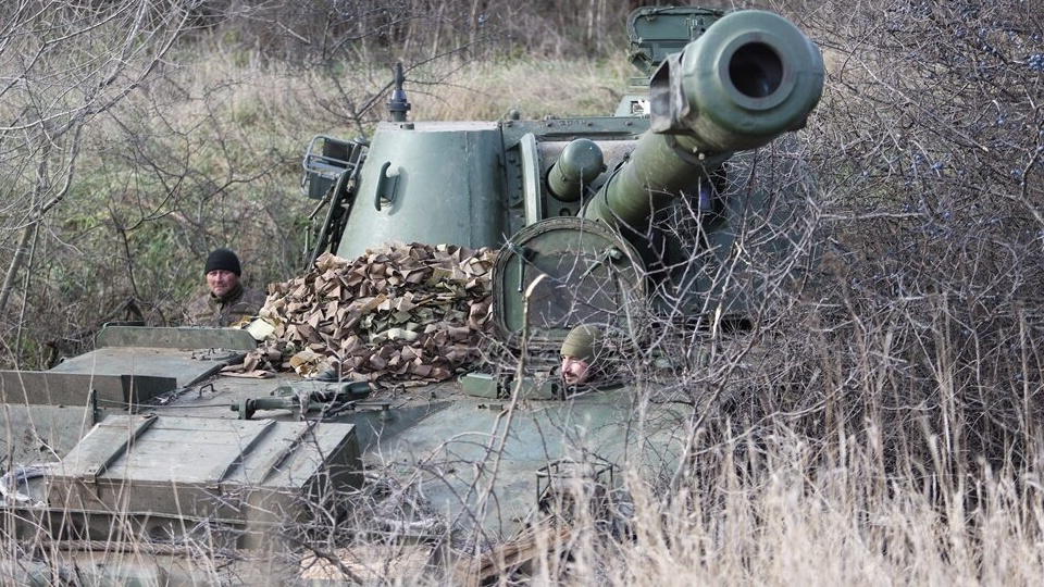 Wojna na Ukrainie. Donbas. samobieżna armatohaubica.