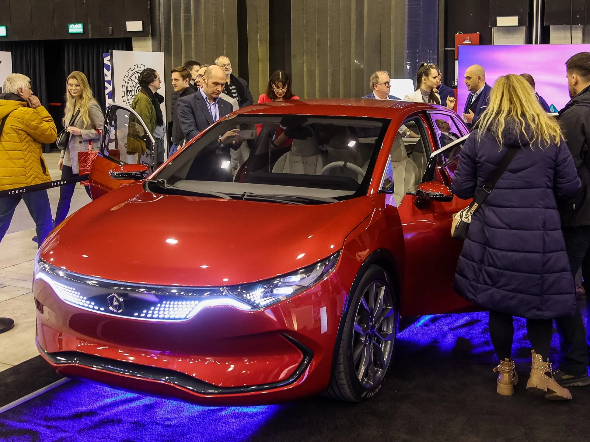 Pierwszy polski samochód elektryczny - Izera