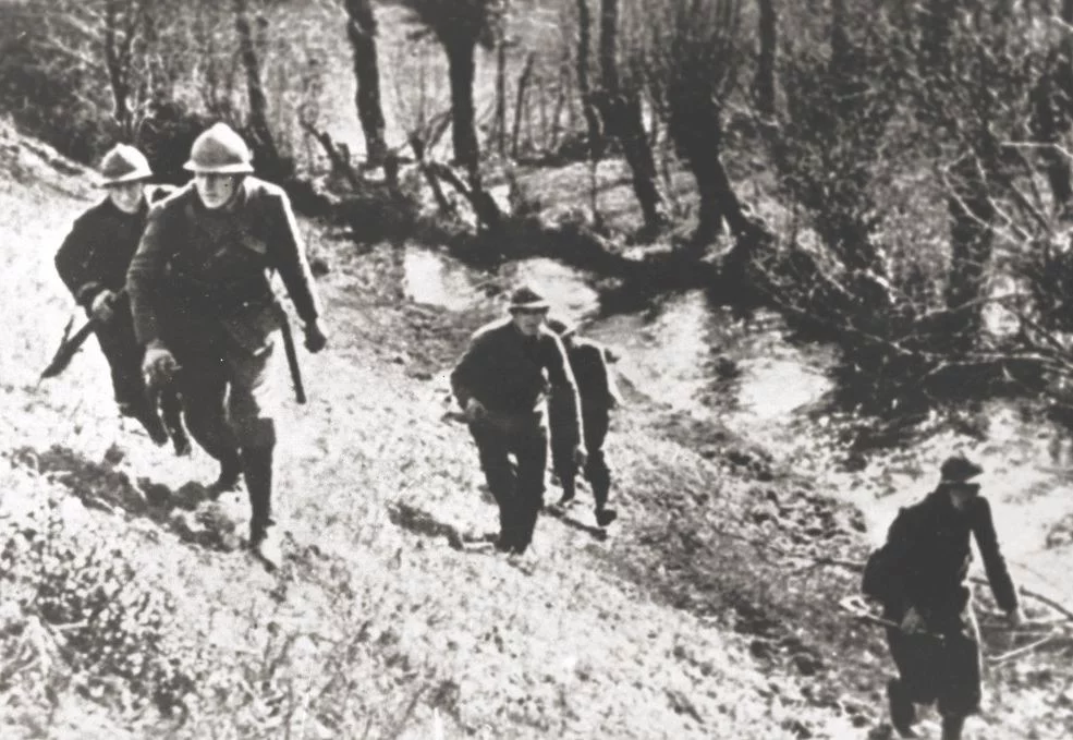 Spieszona polska kawaleria w czasie bitwy pod Kockiem, październik 1939