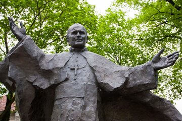 Pomnik Jana Pawła II w Poznaniu