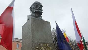 Pomnik Ludwika Zamenhofa przy zbiegu ulic Malmeda i Białówny w Białymstoku