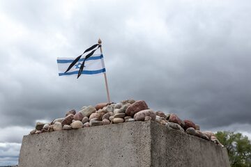 Pomnik pamięci pogromu Żydów z Jedwabnego i okolic