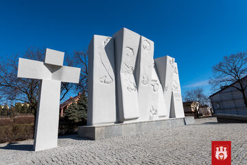 Pomnik Stu Straconych. Miejsce pamięci Zbrodni Zgierskiej
