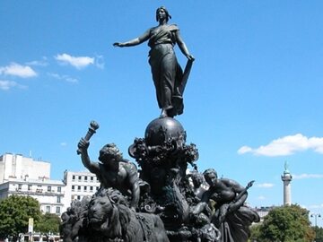 Pomnik Triumf Republiki na Placu Narodu w Paryżu