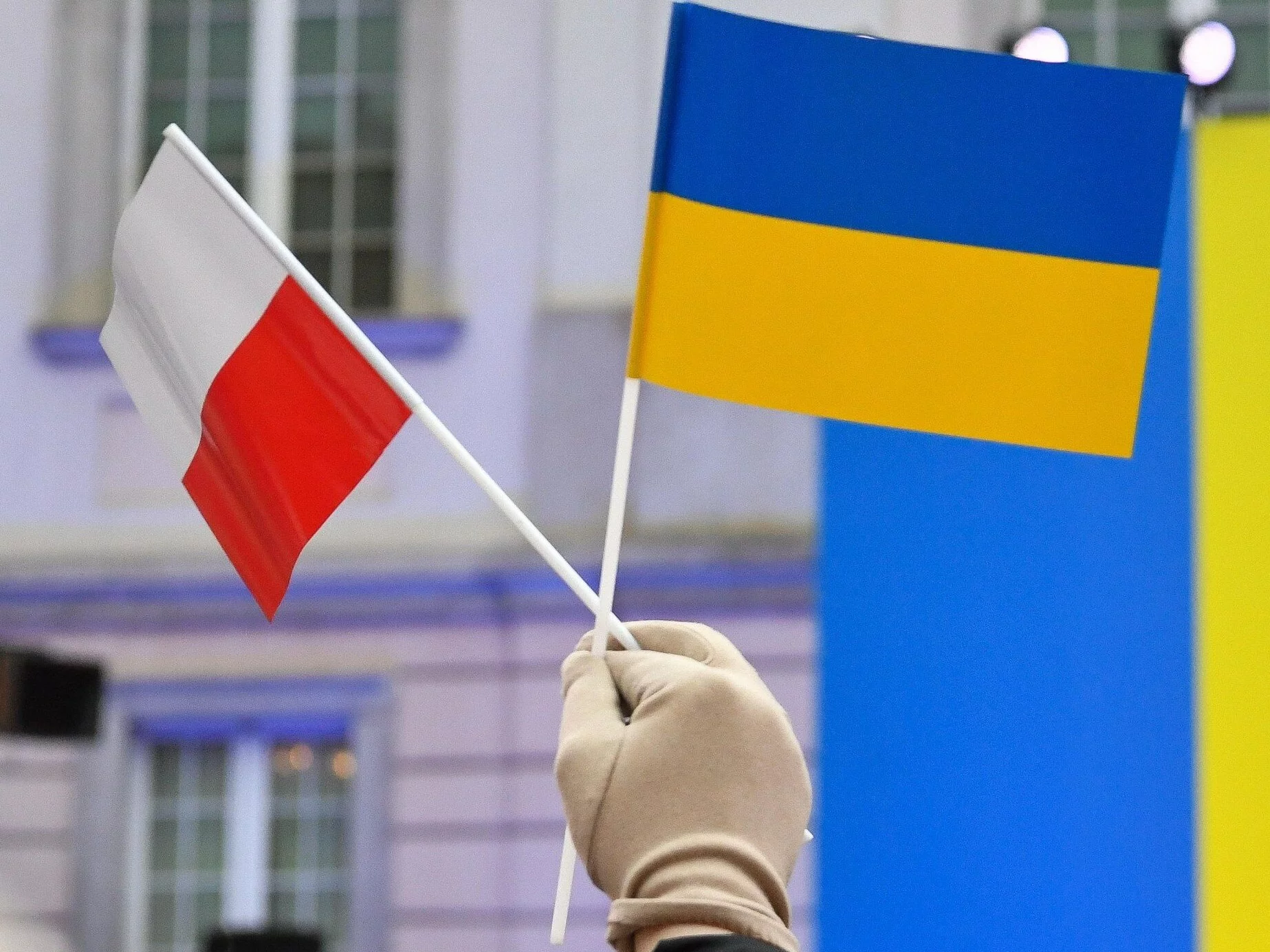 "Czas dotacji Ukrainy się skończył". Polityk PiS podał kwoty