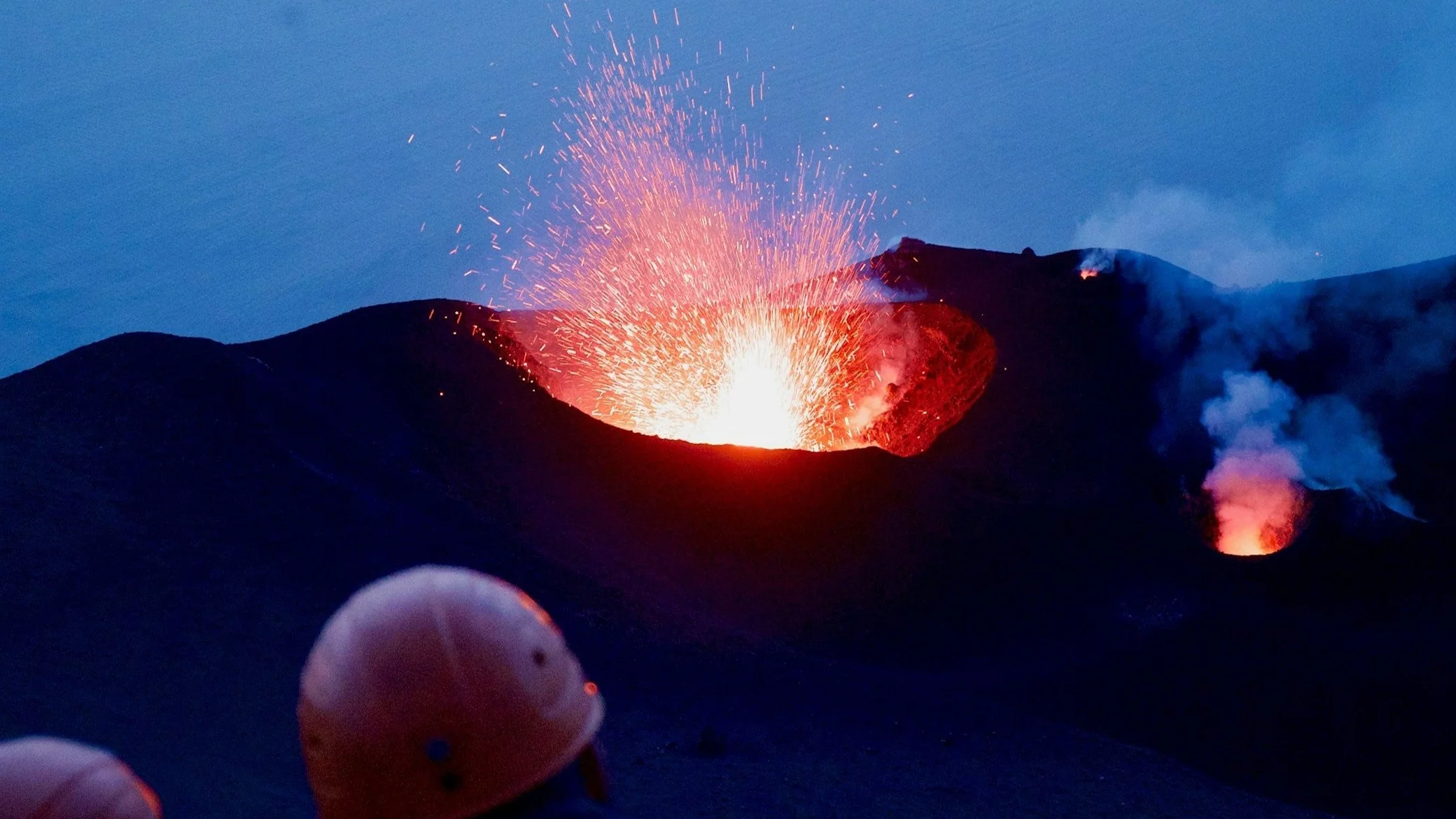 Osservazione delle esplosioni vulcaniche dalla vetta di Stromboli