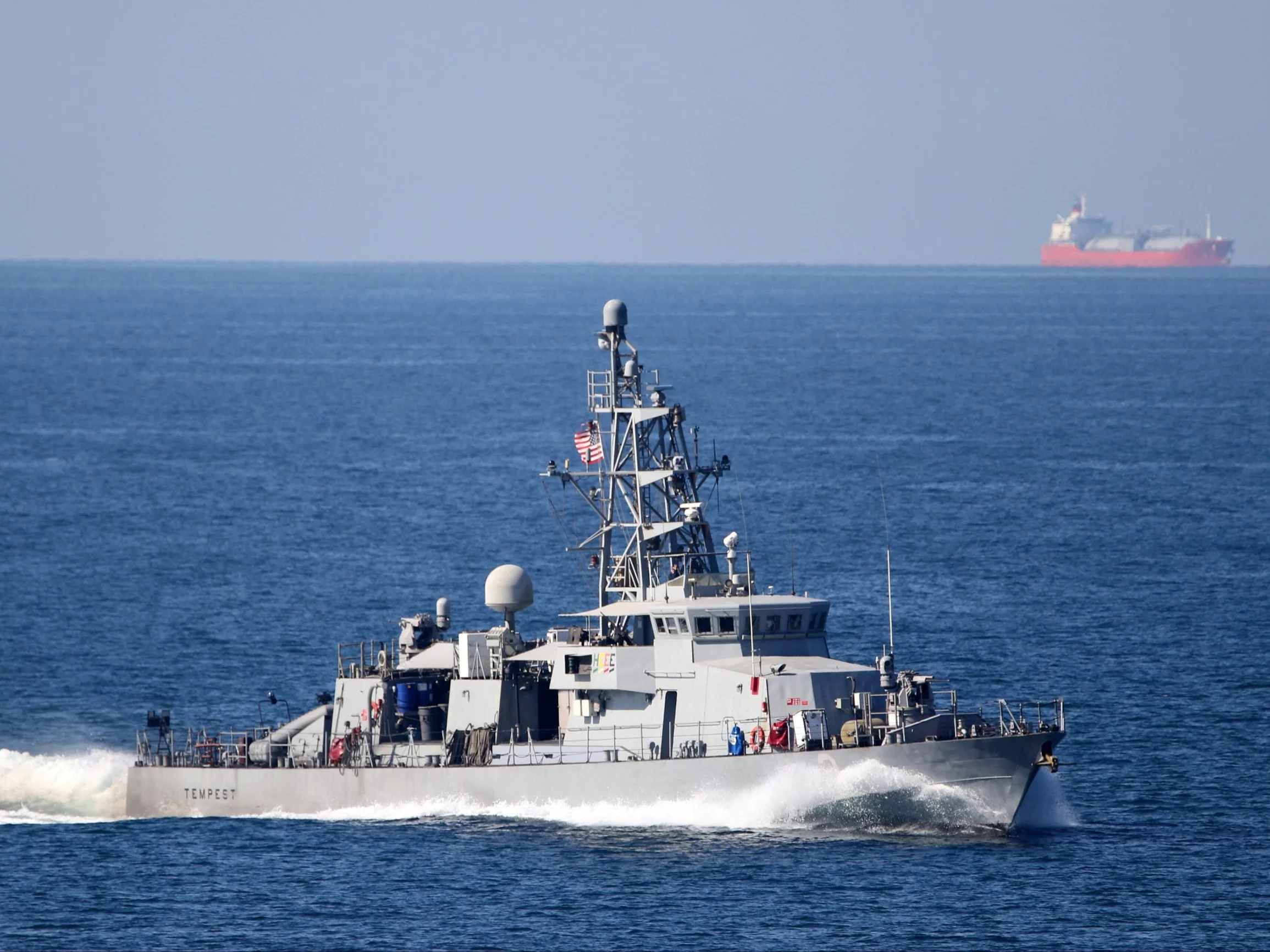 Amerykański okręt patrolowy USS Tempest w Cieśninie Ormuz