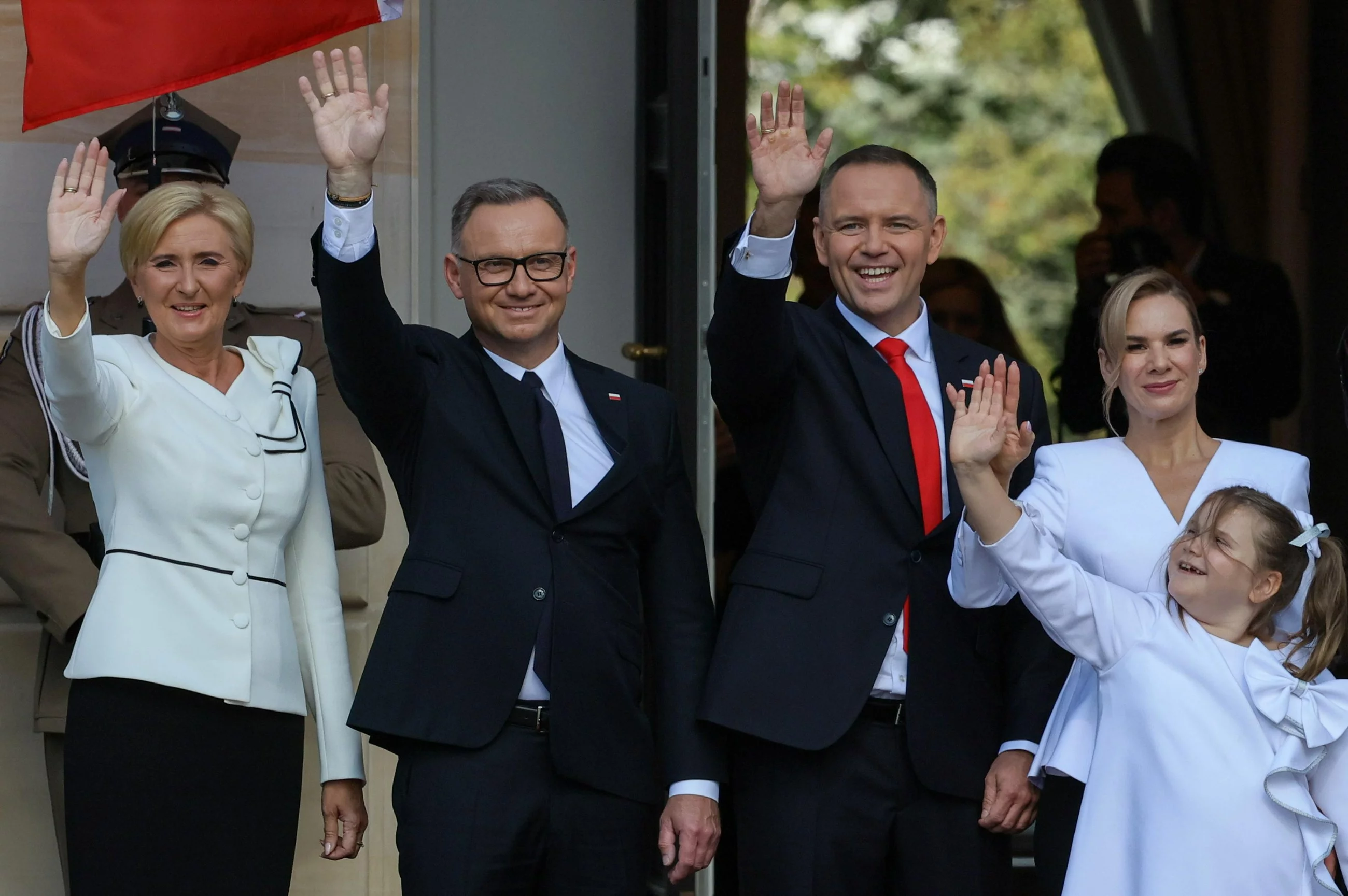 Porównano dwie pierwsze damy. Jest wynik sondażu