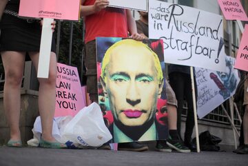 Portret Władimira Putina, na którym ma on pomalowane oczy i usta został w Rosji wciągnięty na "czarną listę obrazów zakazanych".