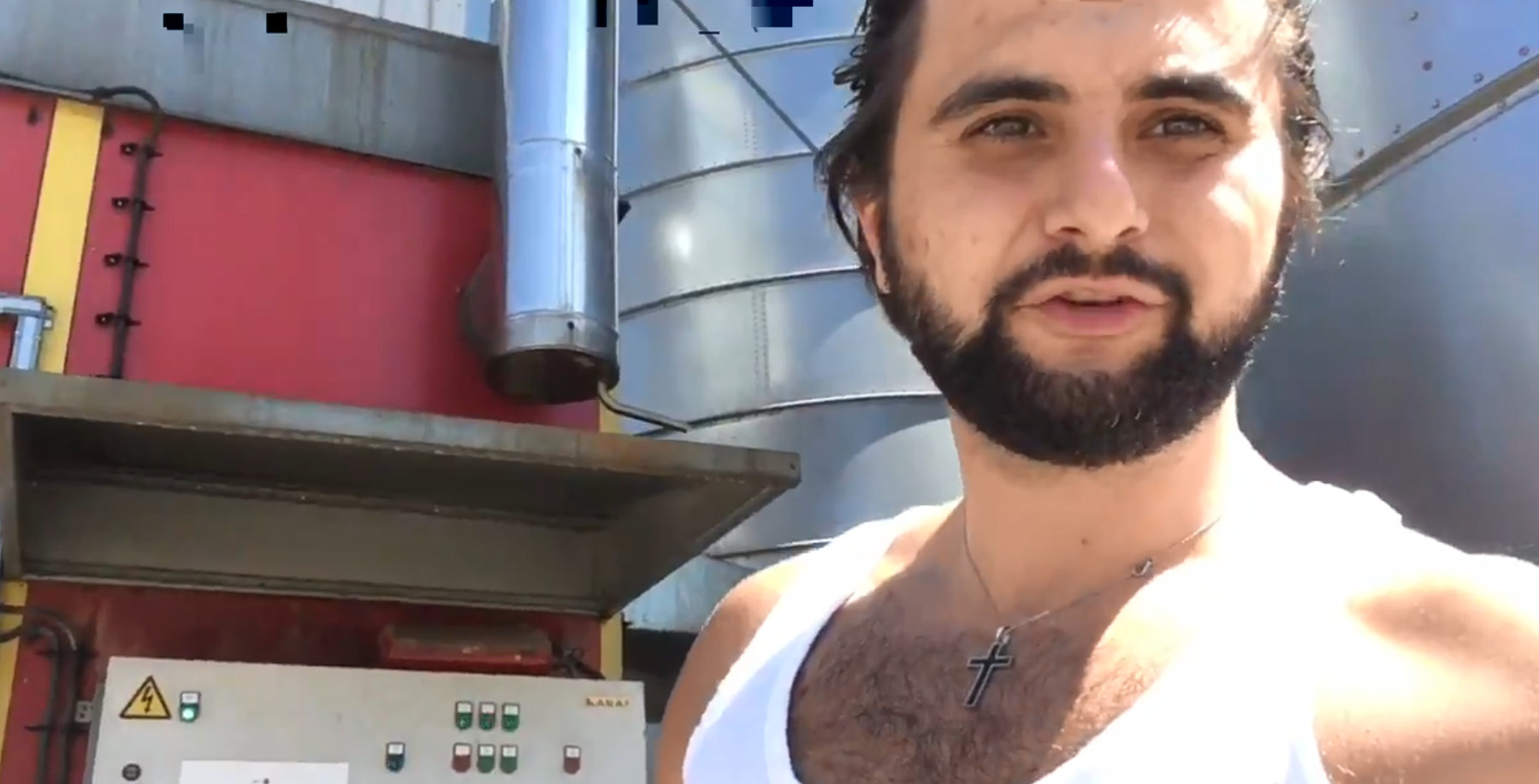 Praca na wsi jest bardzo wymagająca. Kilka slow do ludzi, którzy jeszcze niedawno obrażali wieś i jej mieszkańców – tłumaczy na Twitterze poseł klubu PiS Norbert Kaczmarczyk.