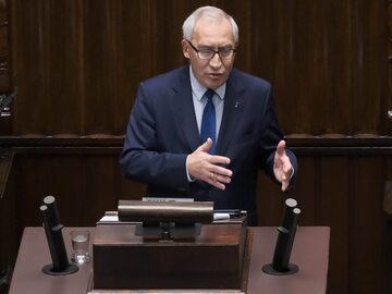 Poseł PiS Kazimierz Smoliński na sali obrad Sejmu.
