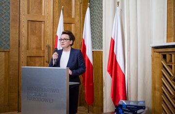 Poselska komisja będzie dyskutować o wniosku o wotum nieufności dla minister Anny Zalewskiej