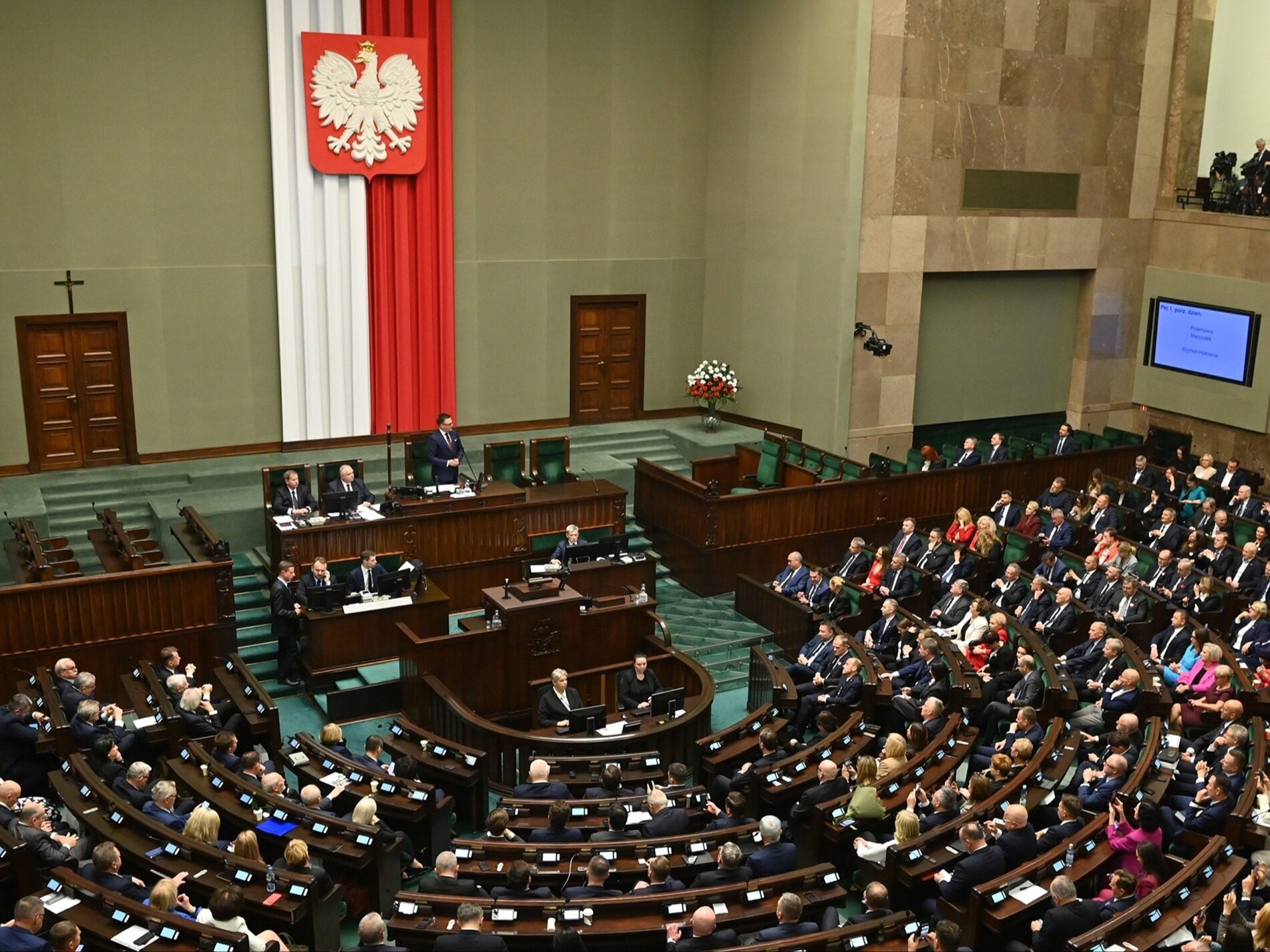 Otra fila en el Sejm.  Holovnia apagó el micrófono de Susky.