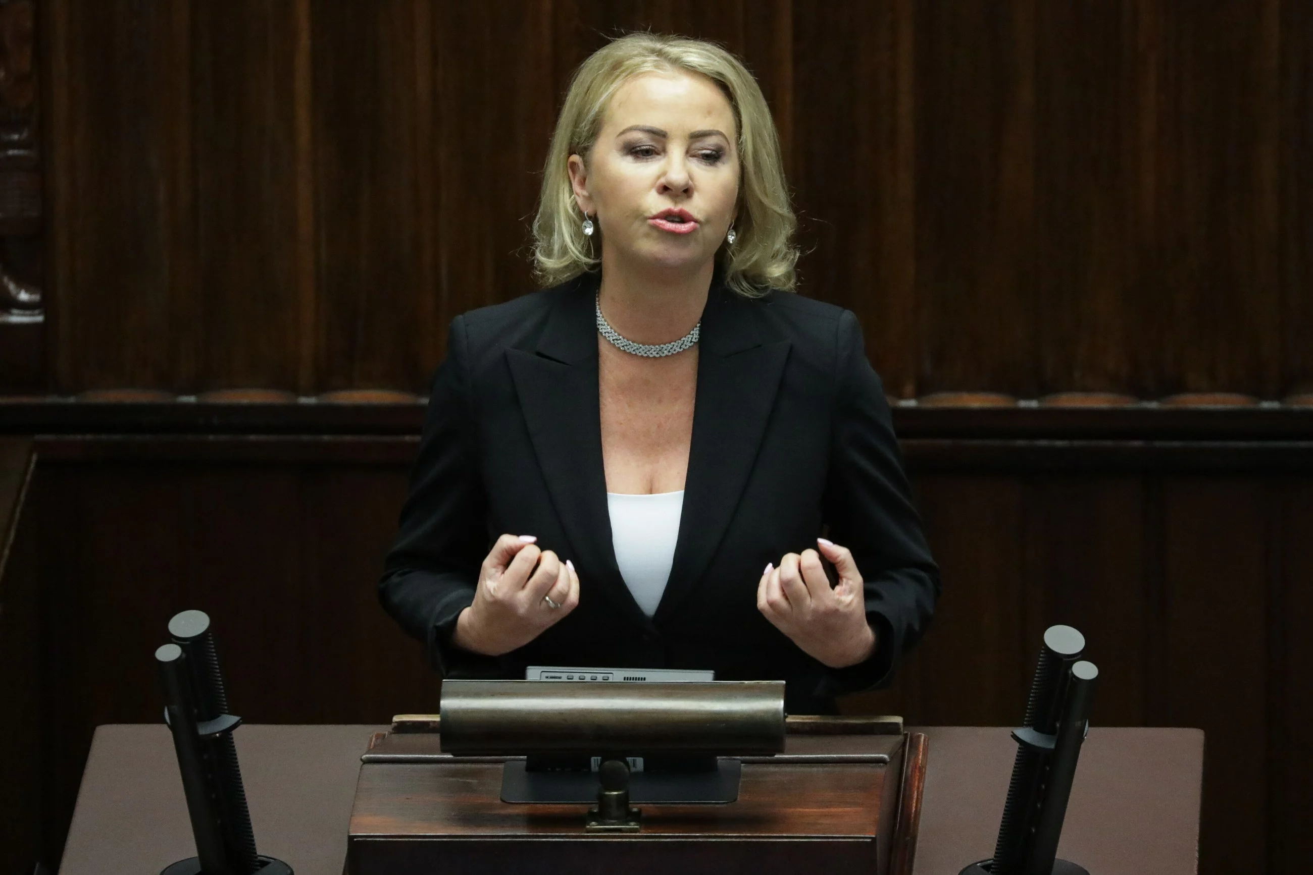 Posłanka KP Centrum Izabela Bodnar na sali plenarnej Sejmu