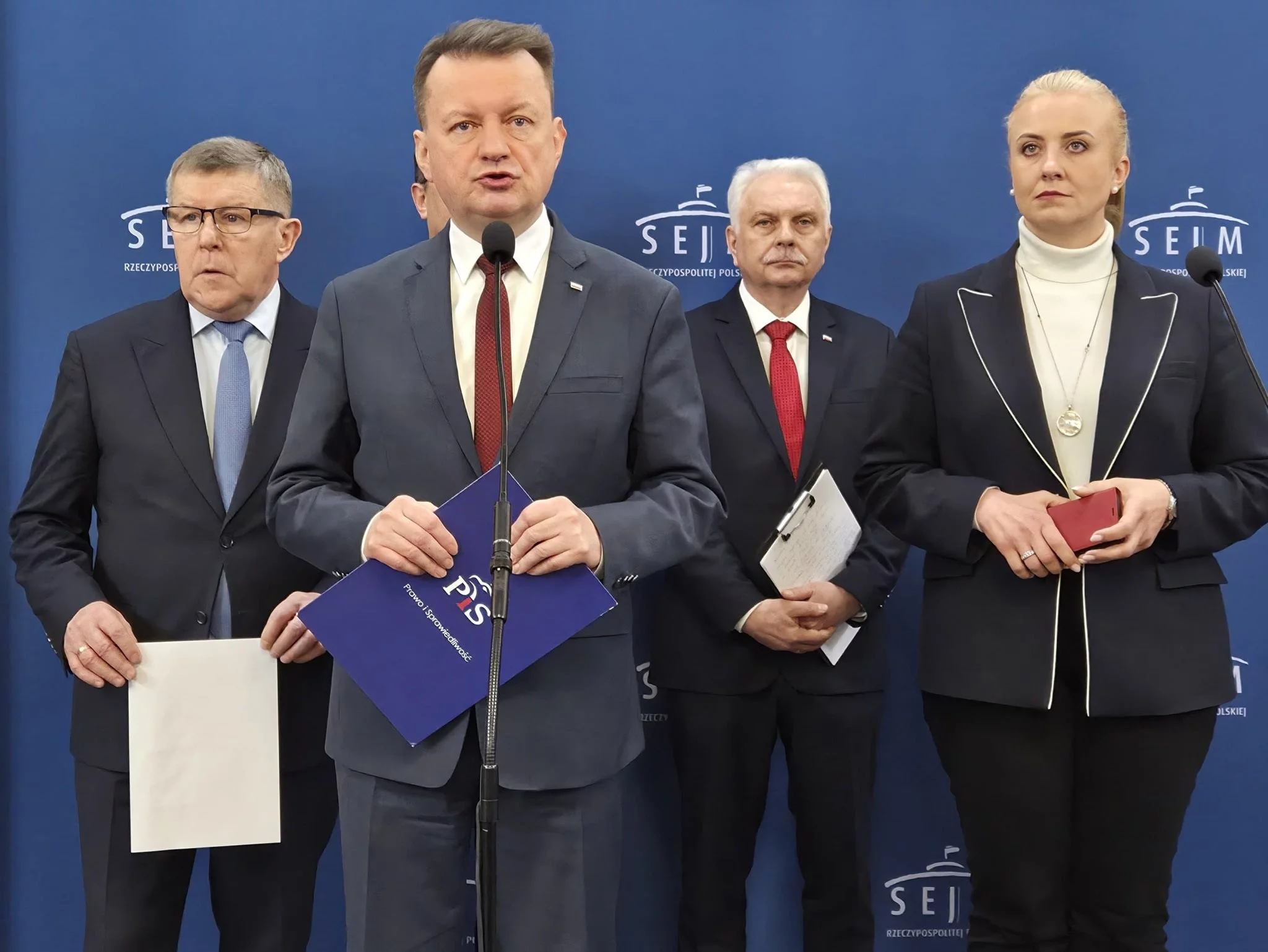 "Bezczelność Tuska jest niespotykana". Posłowie PiS bronią Ziobry, Wosia i Mateckiego