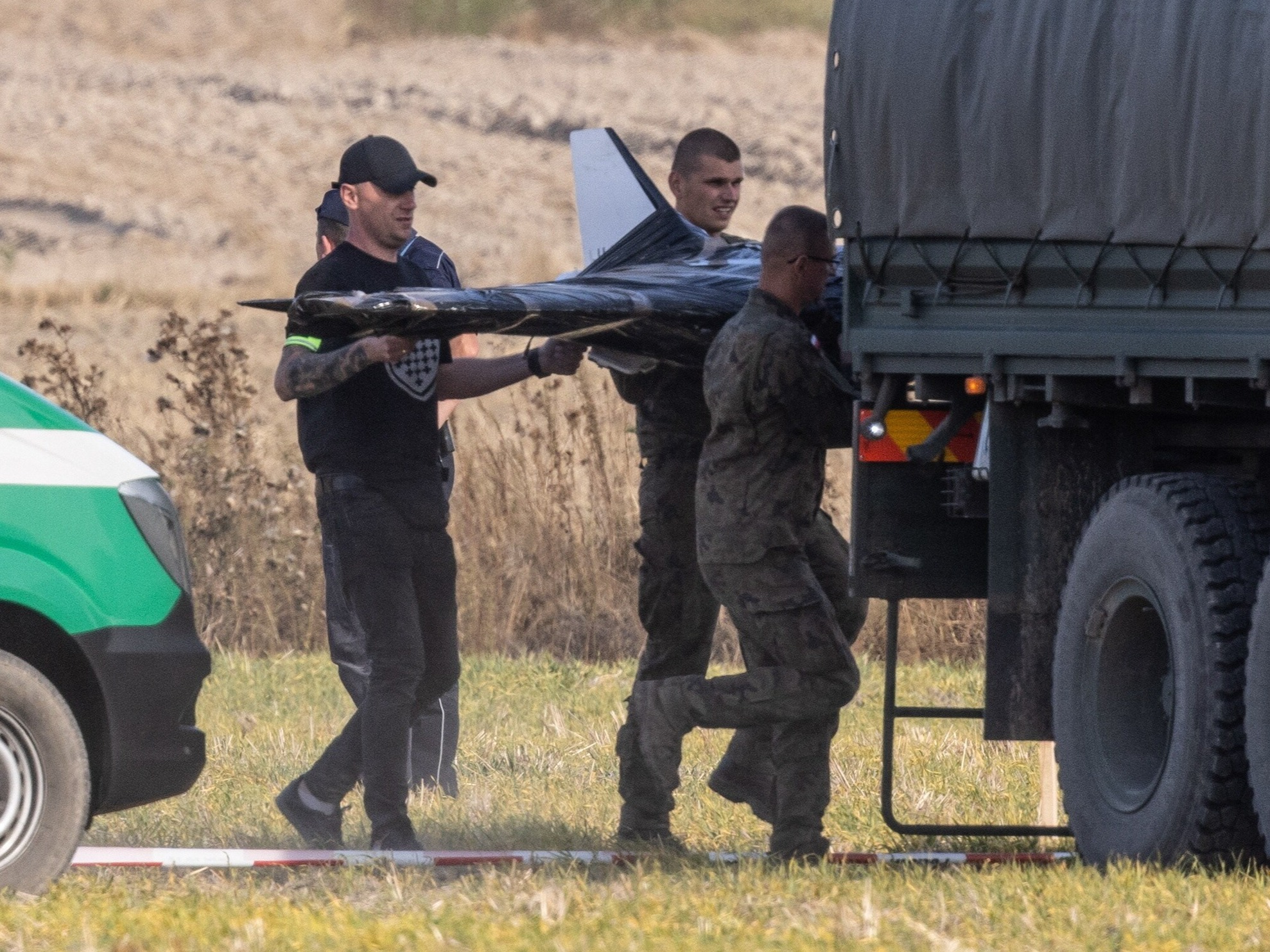 Wojsko, policja i straż pożarna wciąż szukają trzech dronów. Nowy komunikat