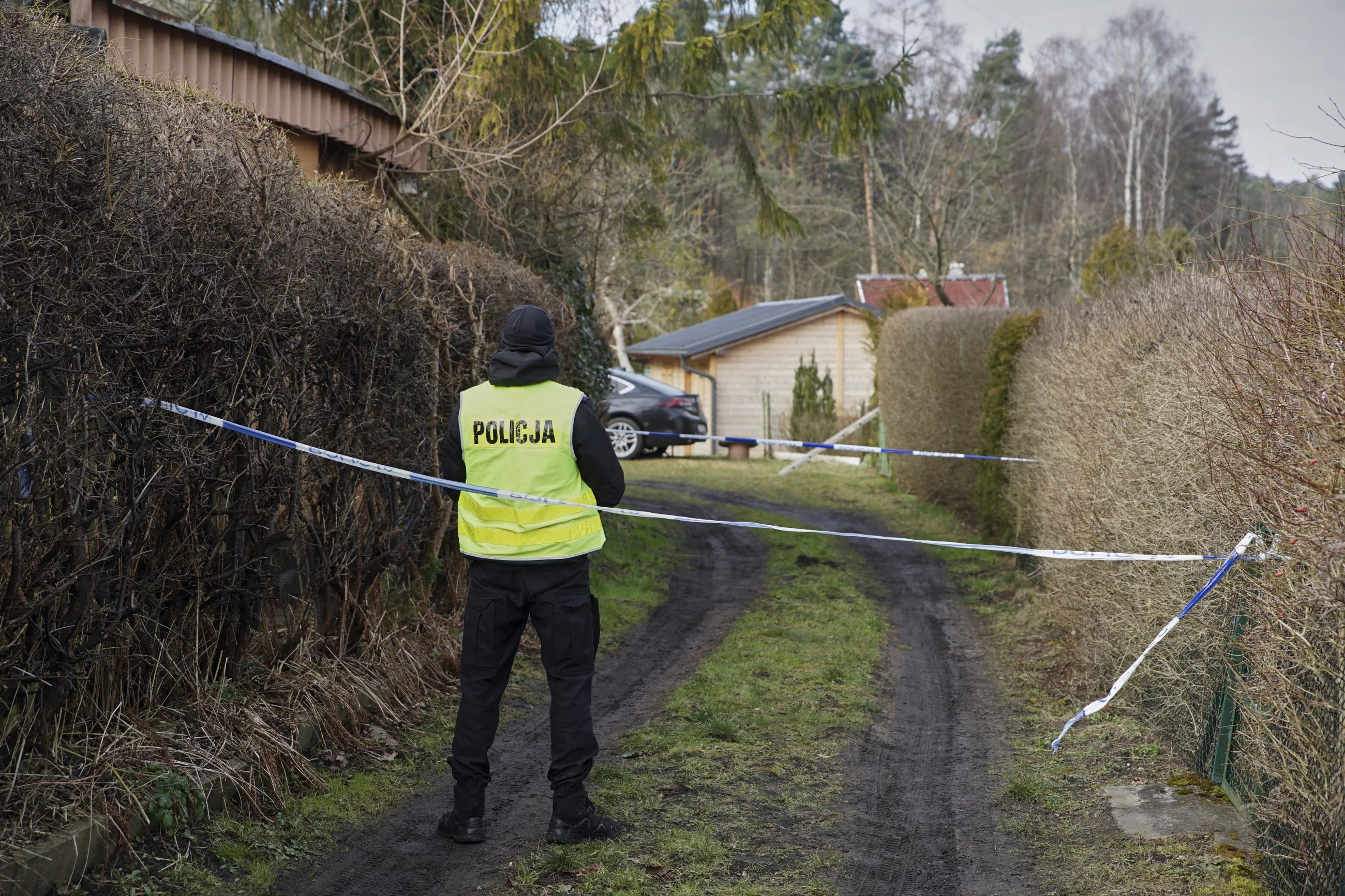Sopot: Kilkudziesięciu policjantów z użyciem psów tropiących i georadaru poszukują potencjalnego miejsca ukrycia zwłok zaginionej w 2010 roku Iwony Wieczorek.
