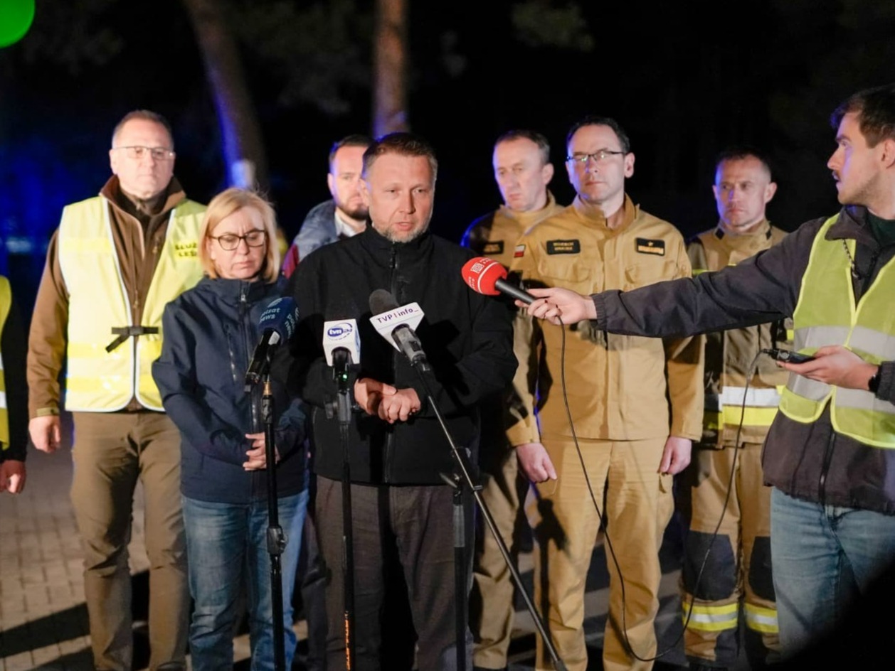 Ministrowie na miejscu walki z pożarem w powiecie biłgorajskim