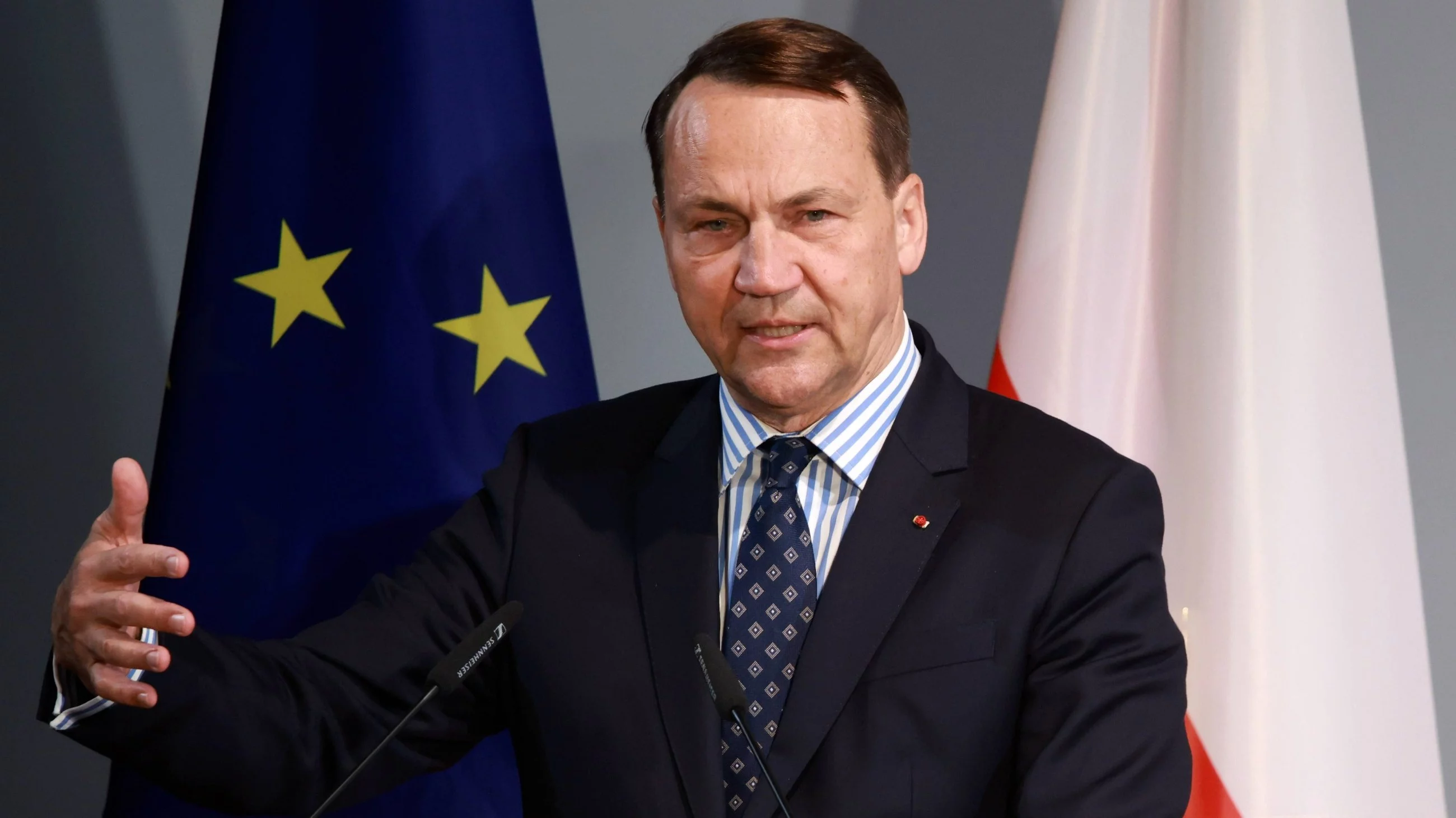 Radosław Sikorski, szef MSZ