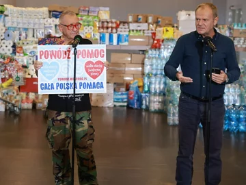 Powódź na południu Polski. Konferencja Tuska i Owsiaka