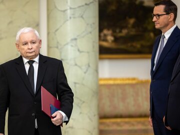 Powołany na stanowisko wicepremiera Jarosław Kaczyński (L) oraz premier Mateusz Morawiecki (P)