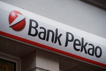 Powszechny Zakład Ubezpieczeń oraz Polski Fundusz Rozwoju podpisały umowę z UniCredit, właścicielem Banku Pekao, przewidującą nabycie pakietu akcji na kwotę ponad 10 mld zł.