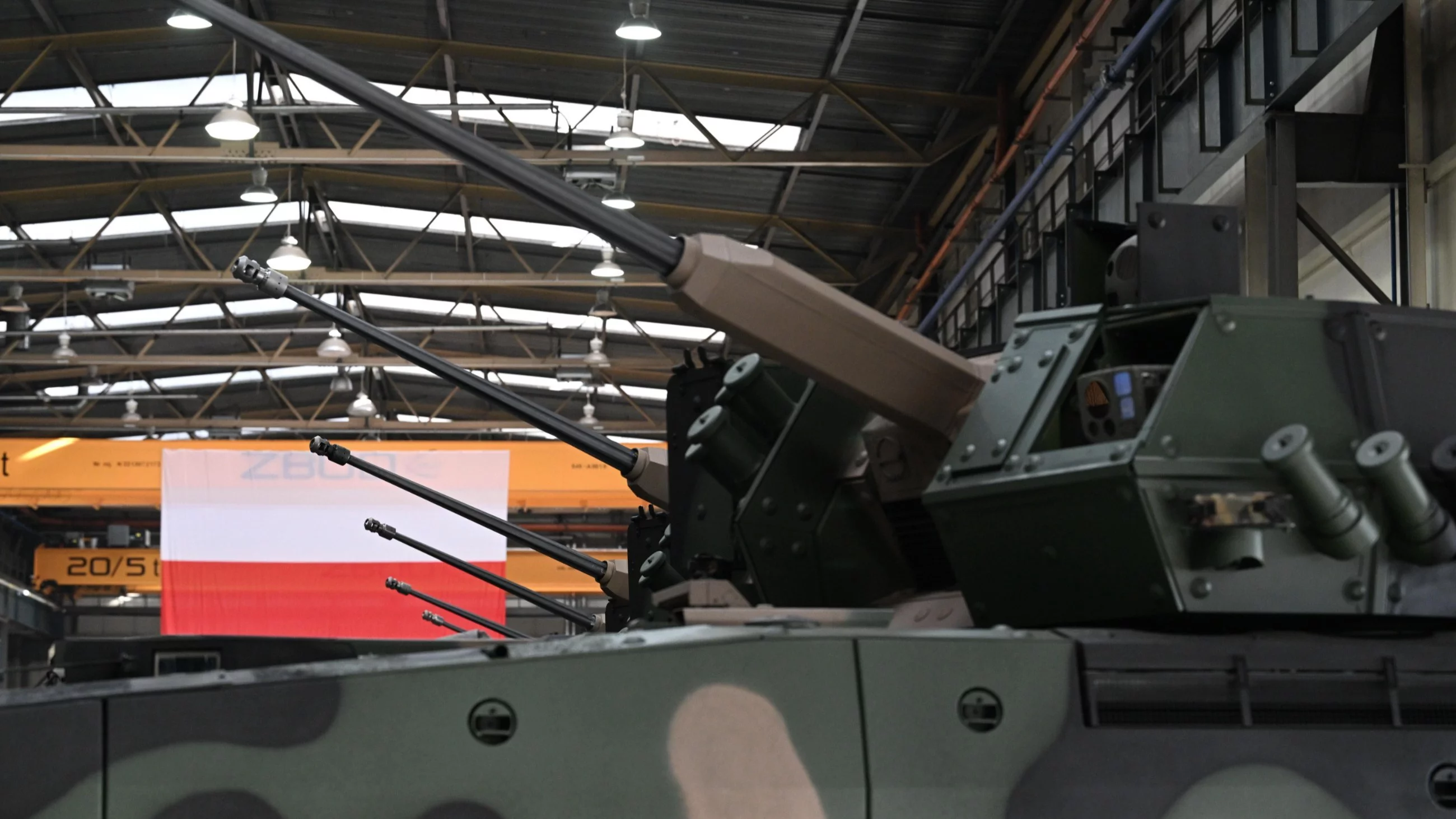 Pływające Wozy Piechoty BORSUK w Hucie Stalowa Wola