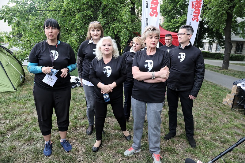 Protestujący pracownicy prokuratury i sądów