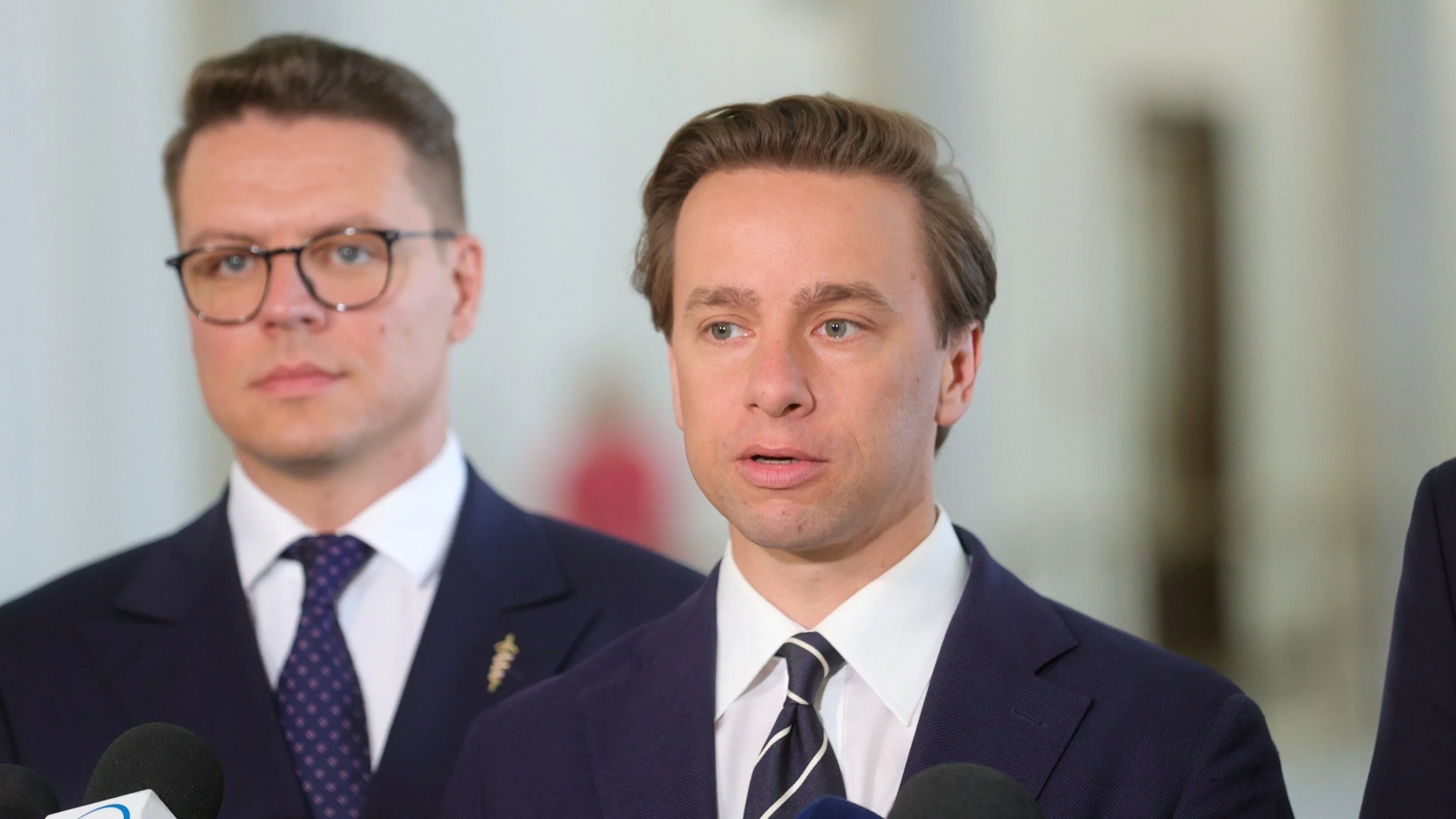 "Praktycznie nieusuwalni". Niepokojące słowa Bosaka o migrantach w Polsce