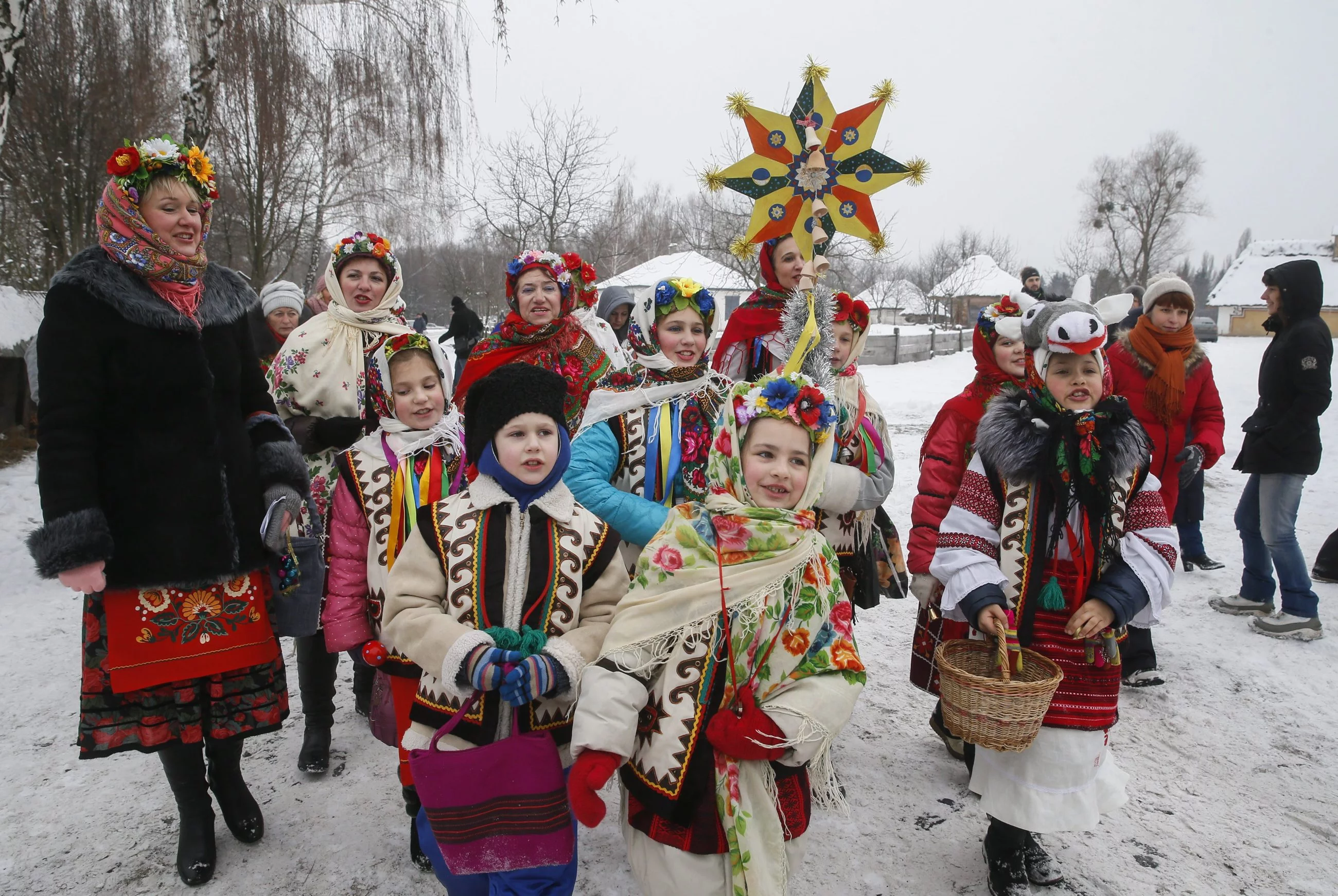 Prawosławni i wierni innych obrządków wschodnich obchodzą Boże Narodzenie trzynaście dni późnij niż katolicy.