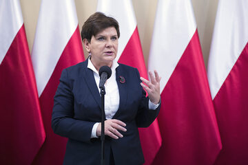 Premier Beata Szydło nagrodziła swoich ministrów
