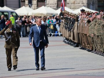 Premier Donald Tusk podczas uroczystości z okazji 80. rocznicy Bitwy o Monte Cassino oraz ustanowienia Święta 2. Korpusu Polskiego