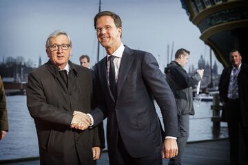 Premier Holandii Mark Rutte i szef Komisji Europejskiej Jean Claude-Juncker