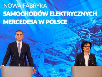 Premier Mateusz Morawiecki i marszałek Sejmu Elżbieta Witek podczas konferencji prasowej w KPRM