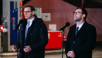 Premier Mateusz Morawiecki i prezes Orlenu Daniel Obajtek