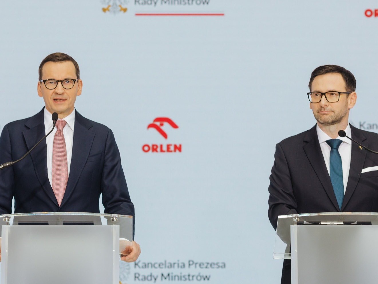 Premier Mateusz Morawiecki i prezes PKN Orlen Daniel Obajtek