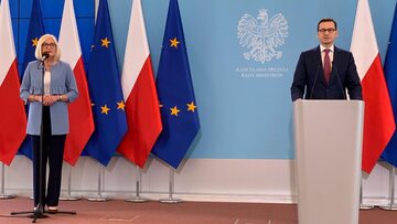 Premier Mateusz Morawiecki i rzeczniczka rządu Joanna Kopcińska