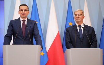 Premier Mateusz Morawiecki oraz minister finansów, inwestycji i rozwoju Jerzy Kwieciński