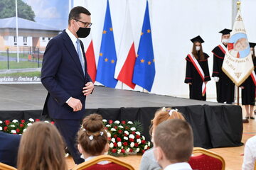 Premier Mateusz Morawiecki podczas inauguracji roku szkolnego w Branicy Radzyńskiej