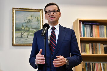 Premier Mateusz Morawiecki podczas konferencji prasowej