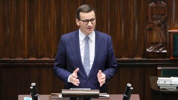 Premier Mateusz Morawiecki przemawia na sali obrad w Sejmie w Warszawie