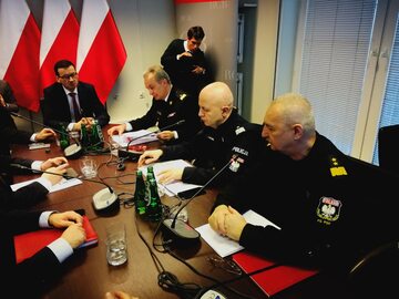 Premier Mateusz Morawiecki rozmawia z ministrami i szefami służb na temat sytuacji pogodowej w Polsce