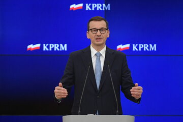 Premier Mateusz Morawiecki w siedzibie KPRM w Warszawie