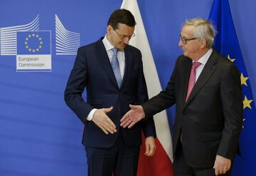 Premier Mateusz Morawiecki z przewodniczącym Komisji Europejskiej Jeanem-Claudem Junckerem