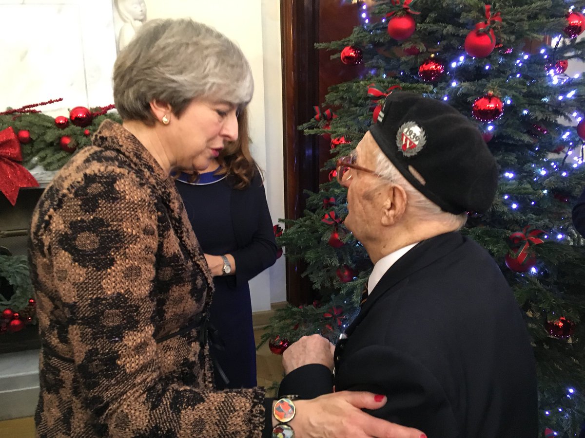 Spotkanie brytyjskiej premier Theresy May z polskimi i brytyjskimi weteranami