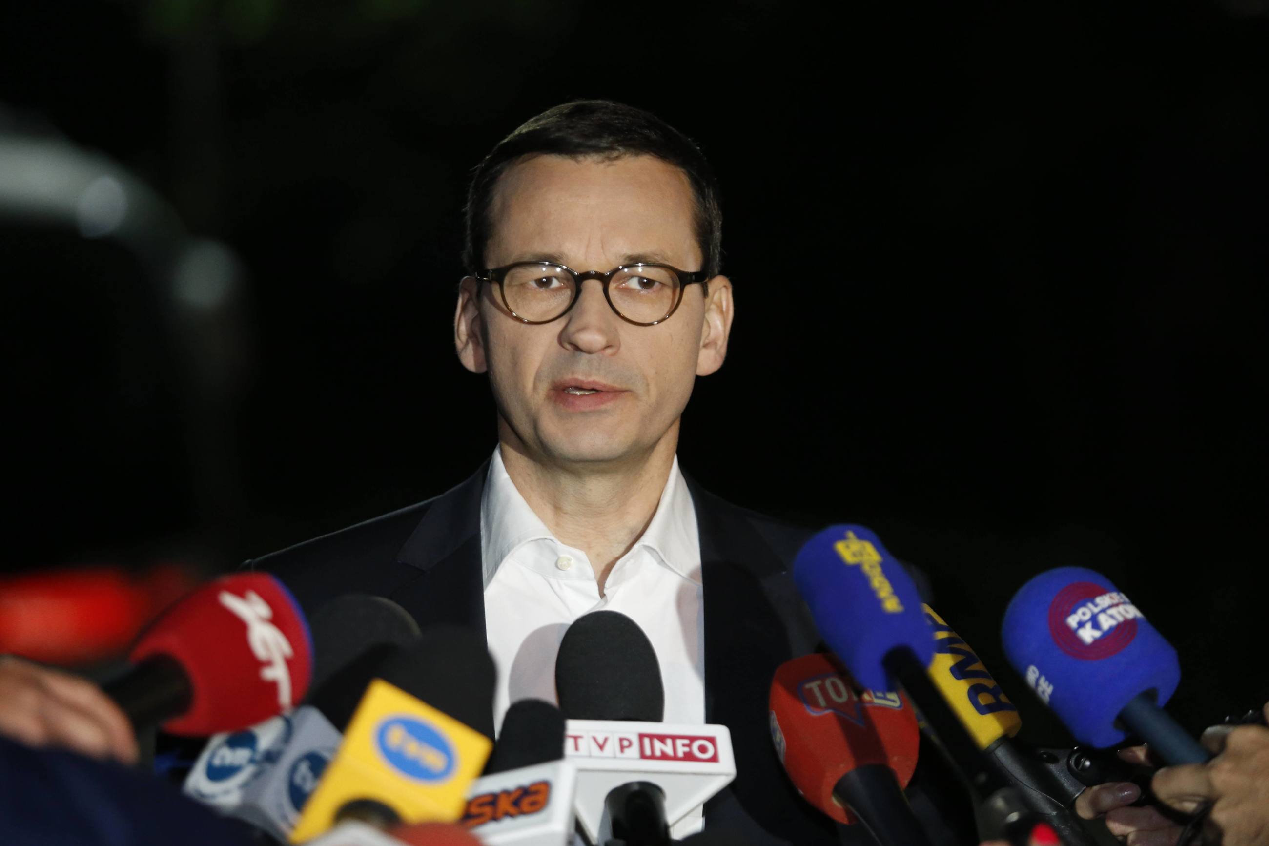 Premier Mateusz Morawiecki podczas konferencji prasowej w kopalni Borynia-Zofiówka-Jastrzębie w Jastrzębiu-Zdroju, w której doszło do silnego wstrząsu.
