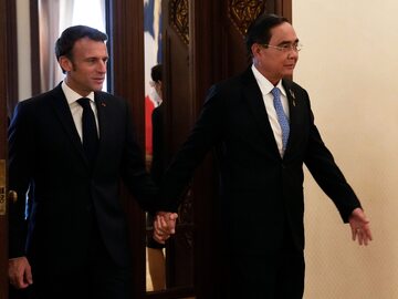 Premier Tajlandii generał Prayuth Chan-ocha i prezydent Francji Emmanuel Macron