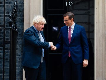Premier W. Brytanii Boris Johnson i premier Mateusz Morawiecki