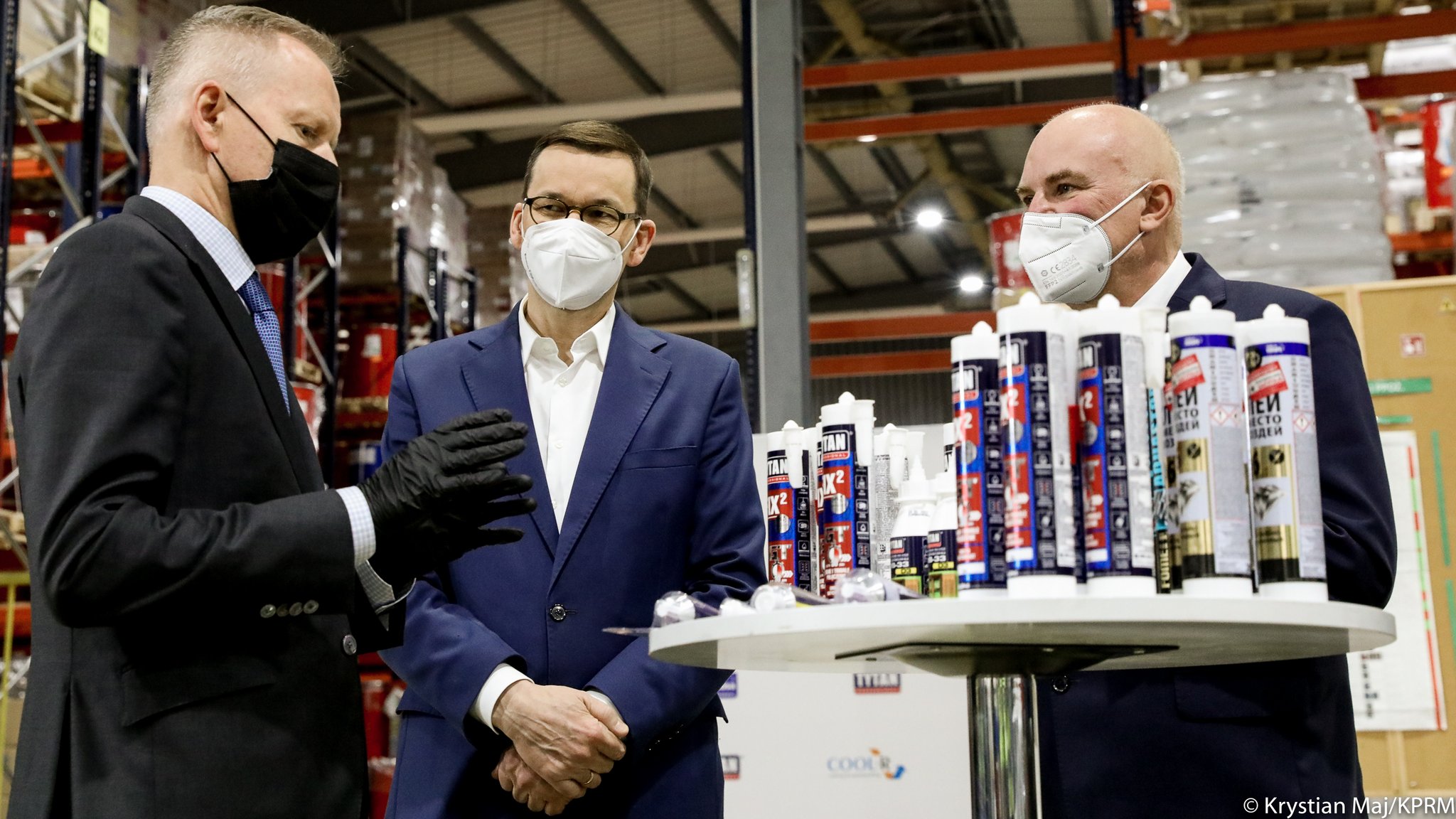 Premier Mateusz Morawiecki w zakładzie Libra z grupy Selena