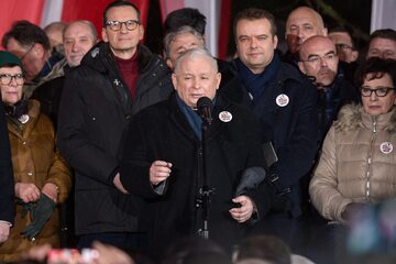 Prezes PiS Jarosław i politycy PiS na "Proteście wolny Polaków" 11 stycznia